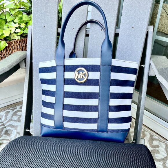 Michael Kors Fulton Striped Canvas Navy & White  Glamorous  Tote NWOT - Picture 1 of 12